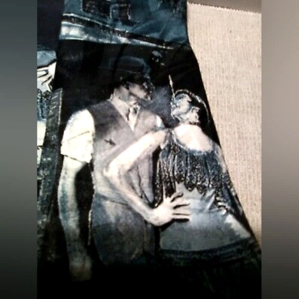 TIE 100% SILK  AUTHENTIC "SINGIN IN THE RAIN"   Made in USA 1980's VINTAGE